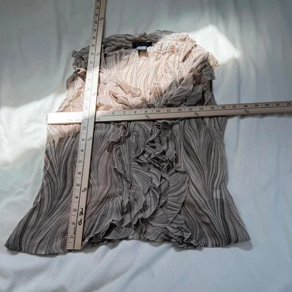 Y2K The Limited beige ruffle silk top size small - Picture 4 of 6